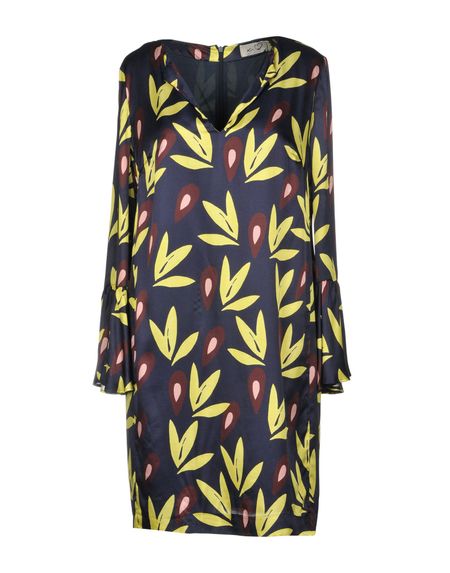 Платье KI6? WHO ARE YOU? Платье KI6? WHO ARE YOU?