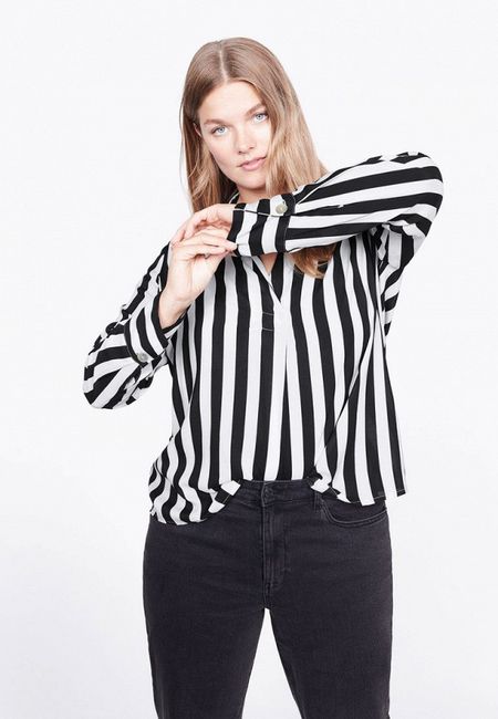 Блуза Violeta by Mango Блуза Violeta by Mango