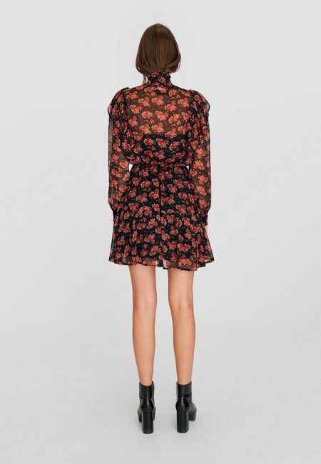 Платье Stradivarius Платье Stradivarius