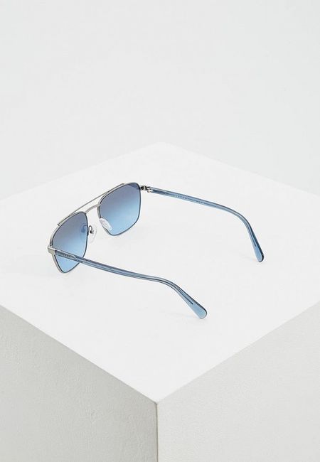 Солнцезащитные очки Prada