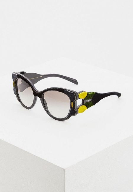 Солнцезащитные очки Prada