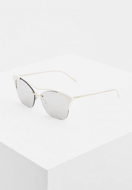 Солнцезащитные очки Prada