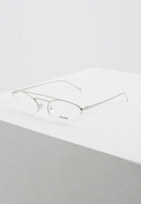 Солнцезащитные очки Prada