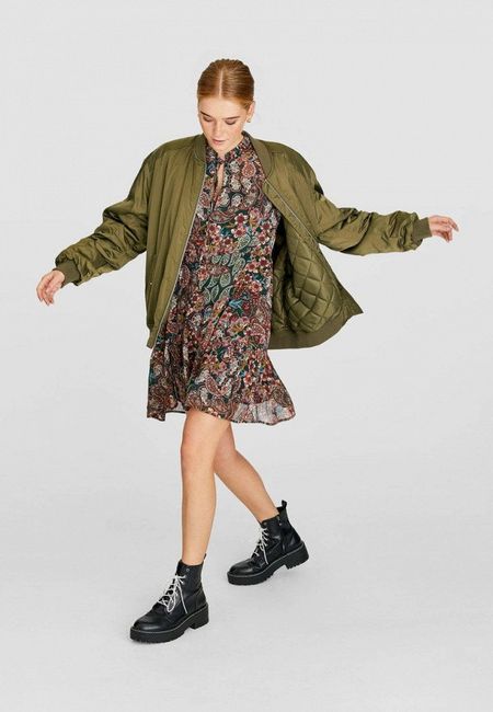 Платье Stradivarius