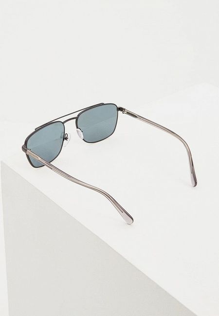 Солнцезащитные очки Prada