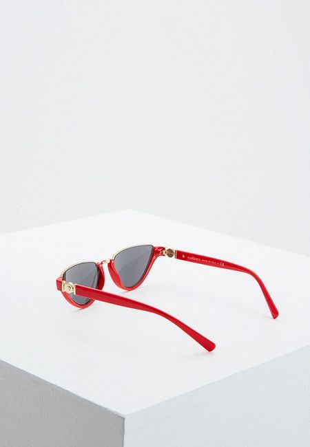 Солнцезащитные очки Versace