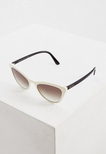 Солнцезащитные очки Prada
